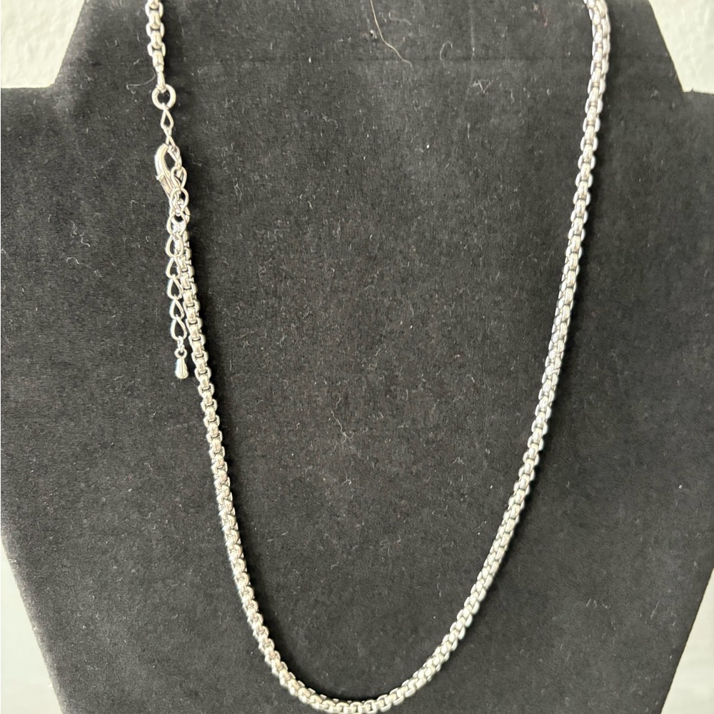 Elegant Silver Chain Necklace